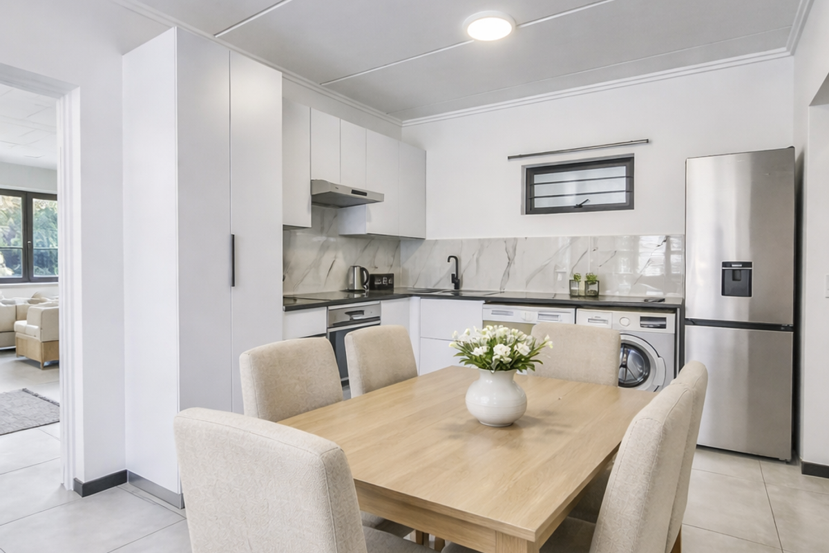 Ultra-Modern 2 Bed, 2 Bath Apartment to Rent in Key West Bryanston - Photo 3