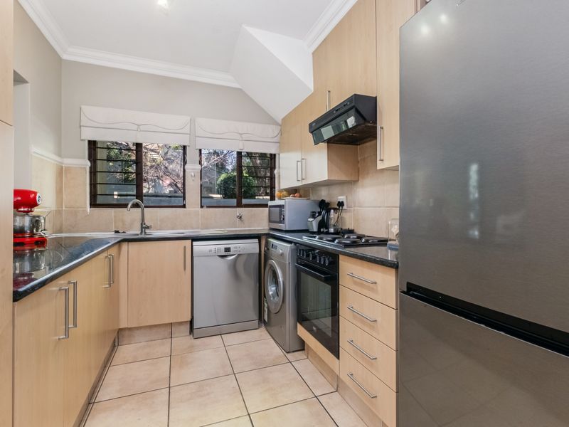 3 Bedroom 2 Bathroom Duplex in Lonehill Village Estate - Photo 8