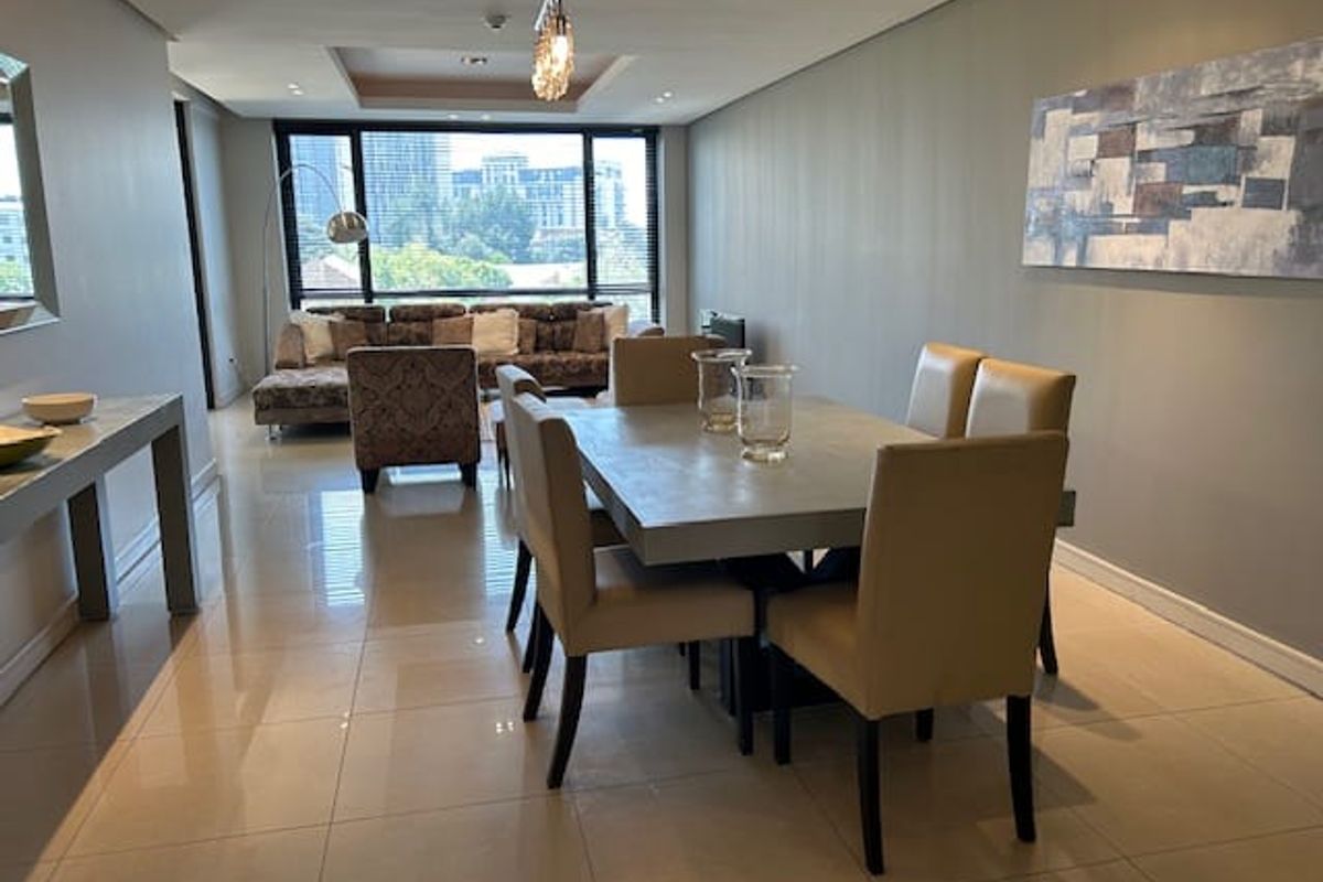 Luxury 2 Bedroom Apartment in The Emperor - Photo 2