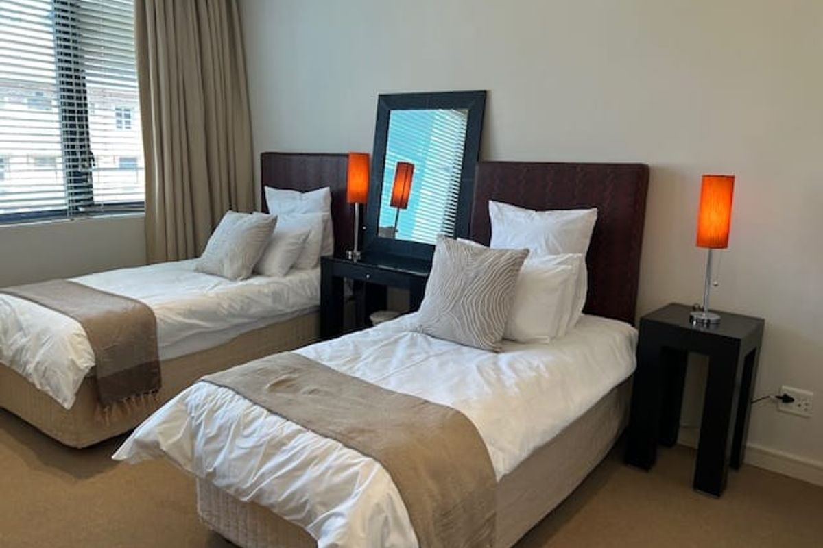 Luxury 2 Bedroom Apartment in The Emperor - Photo 4