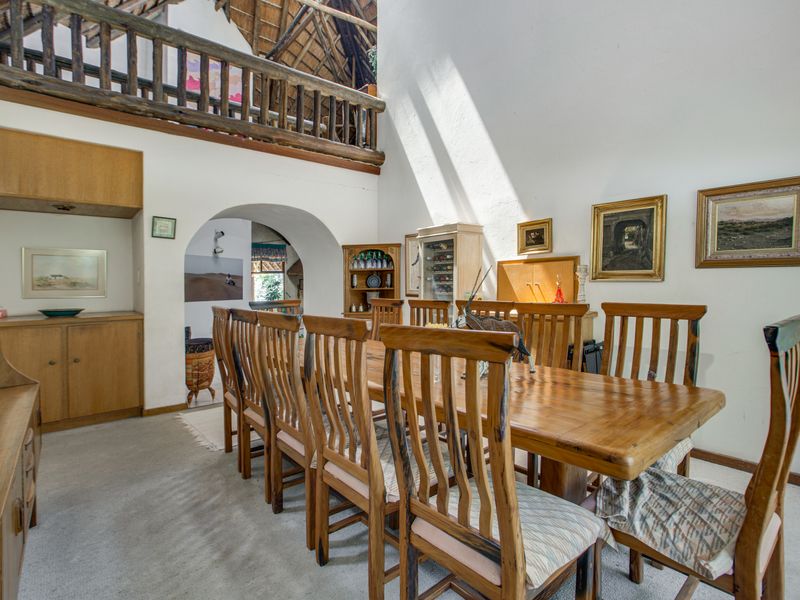 Private Bryanston Living on Exclusive Portman Road - Photo 4