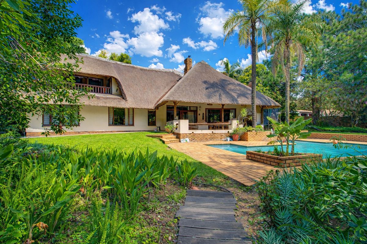 Private Bryanston Living on Exclusive Portman Road - Photo 2