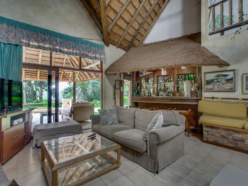 Private Bryanston Living on Exclusive Portman Road - Photo 8