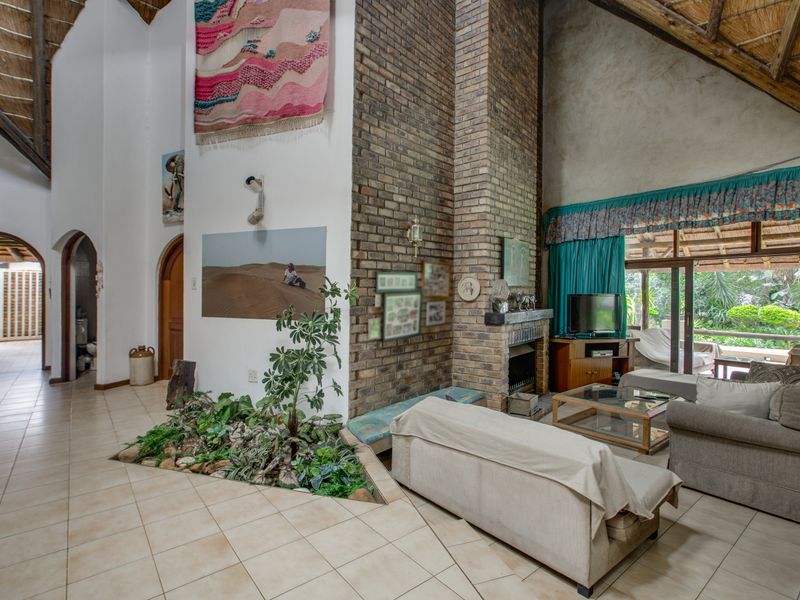 Private Bryanston Living on Exclusive Portman Road - Photo 6