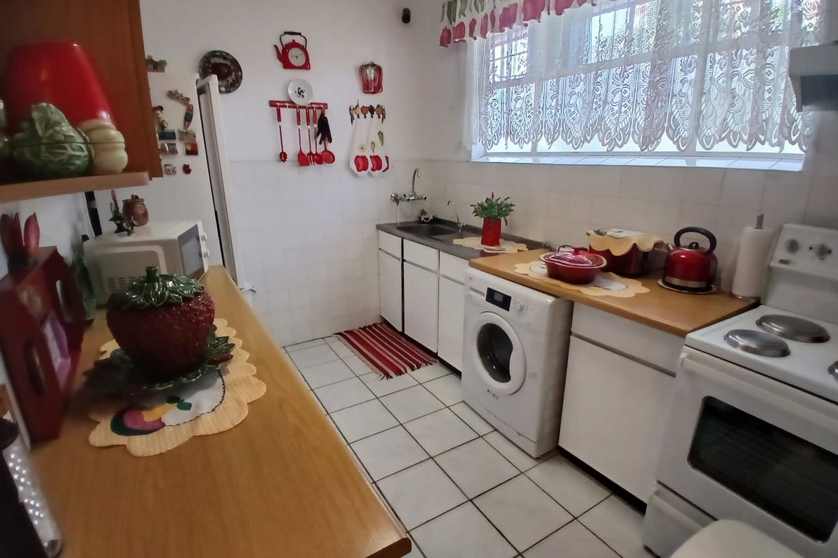 2 BEDROOM APARTMENT FOR SALE IN BEDFORD GARDENS - Photo 3