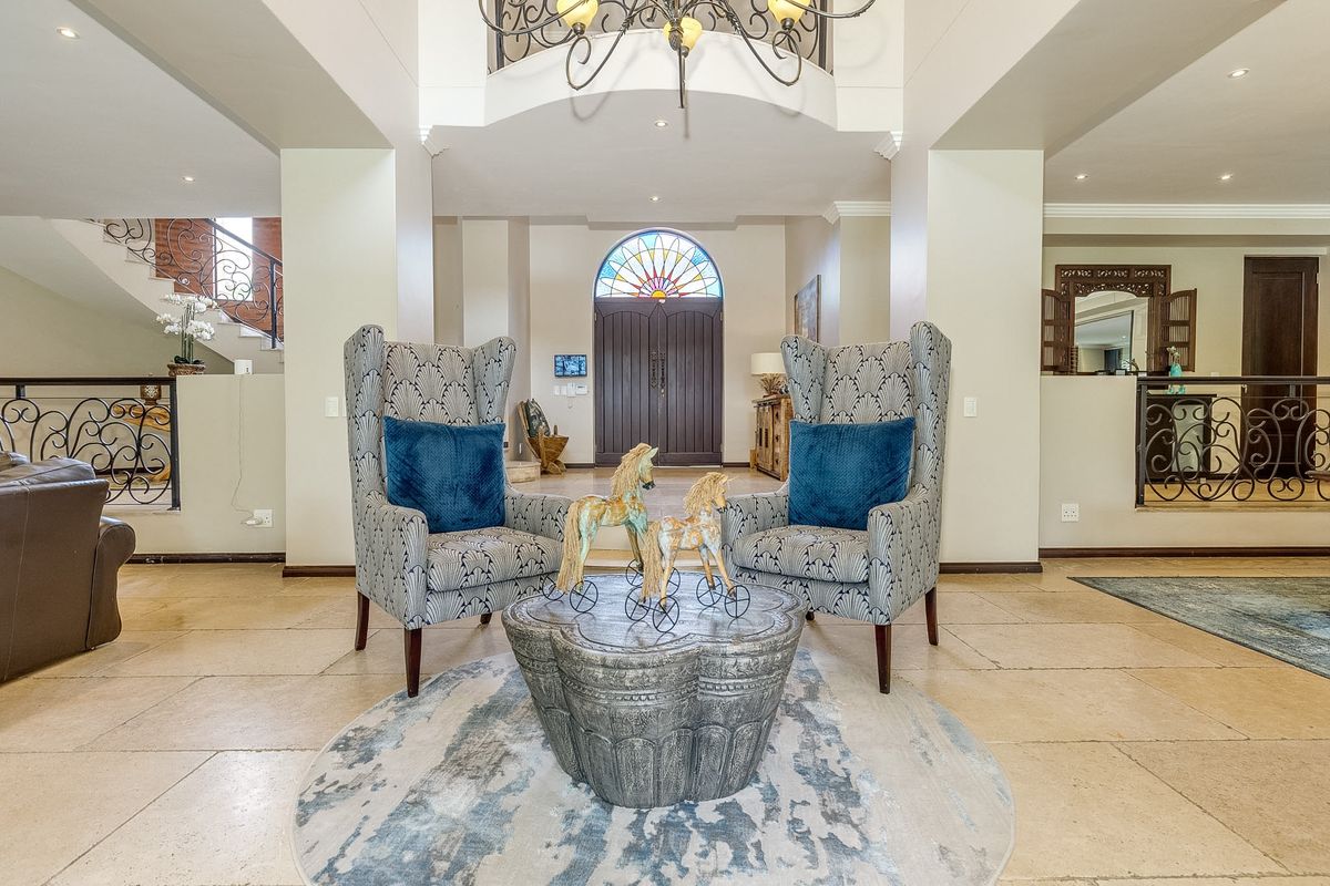 An Exquisite Tuscan-Inspired Luxury Residence in Prestigious Bryanston East - Photo 4