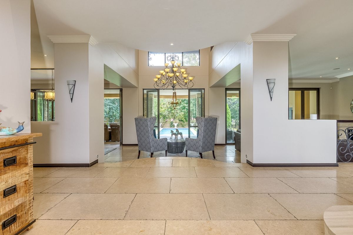 An Exquisite Tuscan-Inspired Luxury Residence in Prestigious Bryanston East - Photo 3