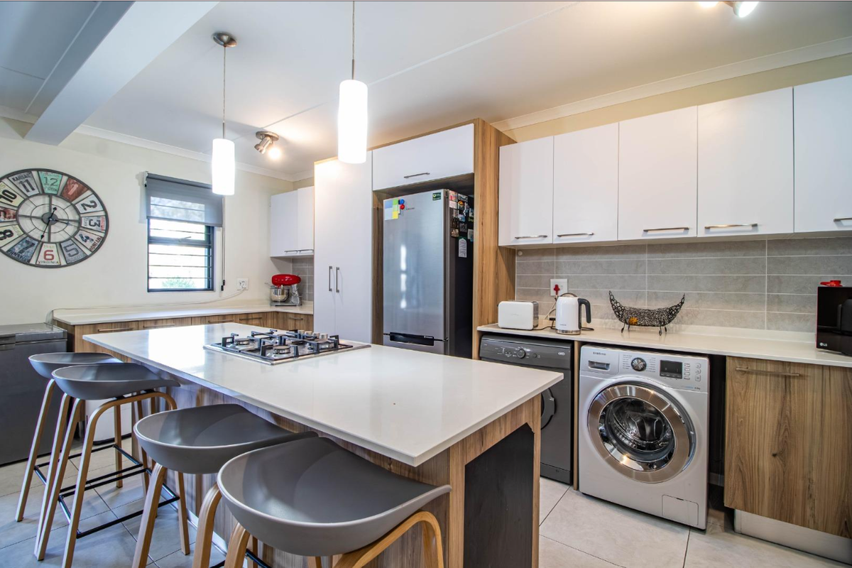 3 BED TOWNHOUSE FOR SALE AT FISH EAGLE VIEW IN MODDERFONTEIN - Photo 3