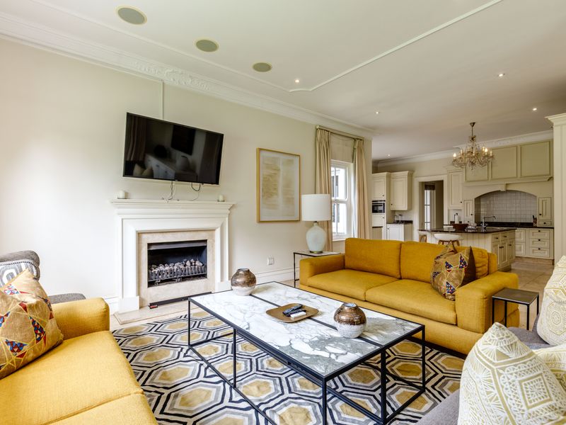 Exclusive Mandate - Sophisticated Bryanston Living in a Stunning Georgian-Inspired Home - Photo 7