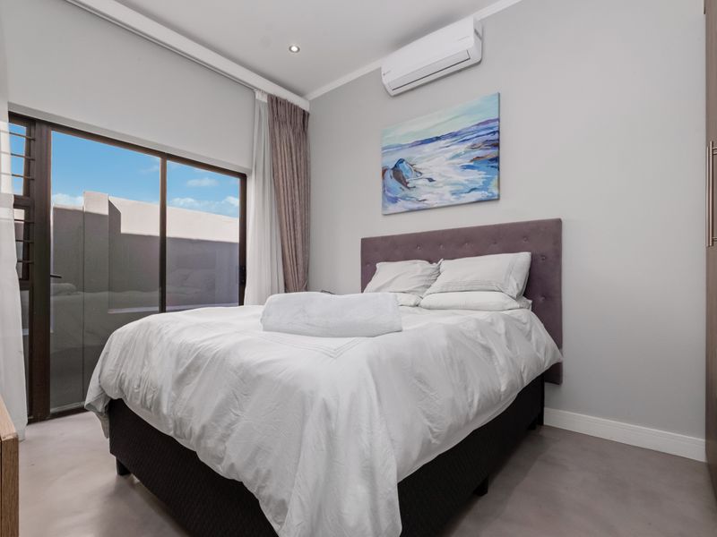 Fully Furnished 2-Bedroom Home with Private Pool and Entertainer's Patio Available 1 July 2026 - Photo 10