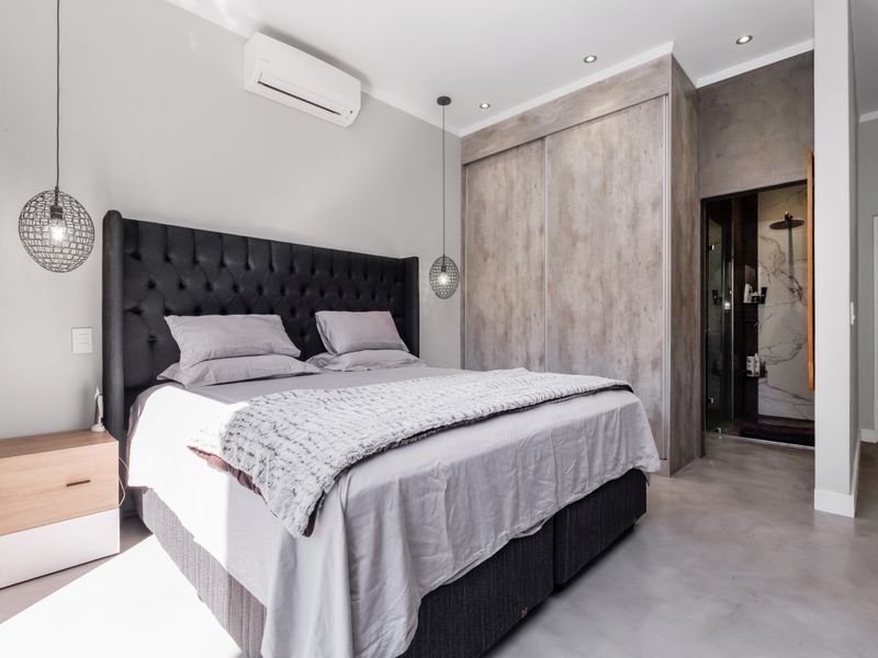 Fully Furnished 2-Bedroom Home with Private Pool and Entertainer's Patio Available 1 July 2026 - Photo 9