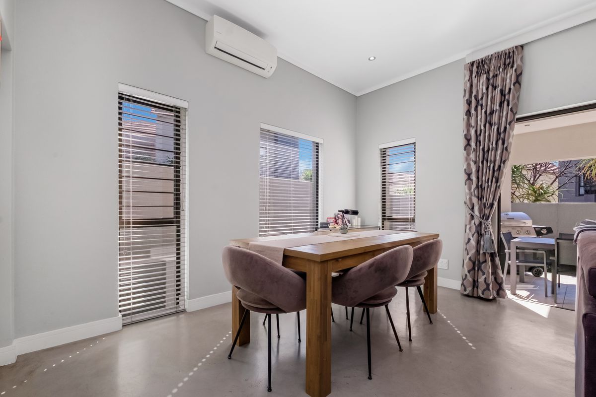 Fully Furnished 2-Bedroom Home with Private Pool and Entertainer's Patio Available 1 July 2026 - Photo 4