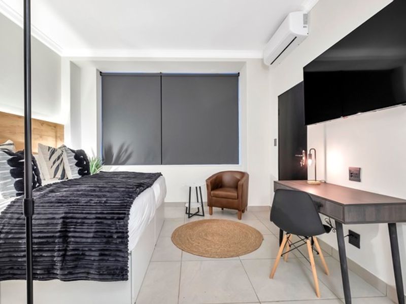 FURNISHED STUDIO APARTMENT FOR RENT IN SANDTON - Photo 4