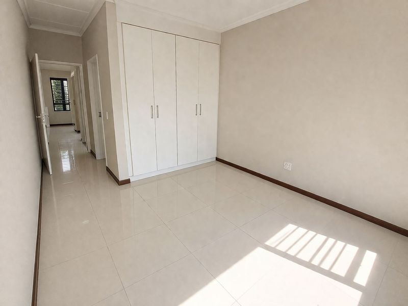 2 Bedroom 2 Bathroom Garden Unit Cedar Hills Private Estate - No Pets Allowed. - Photo 6