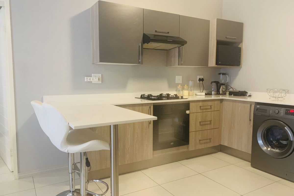 Modern Lock-Up-and-Go in Midrand’s Prime Location - Photo 2