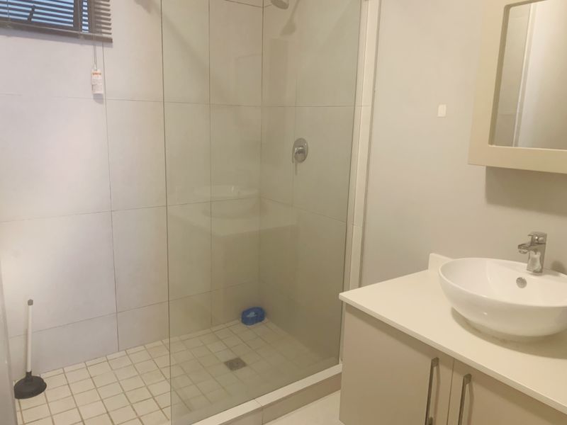 Modern Lock-Up-and-Go in Midrand’s Prime Location - Photo 10