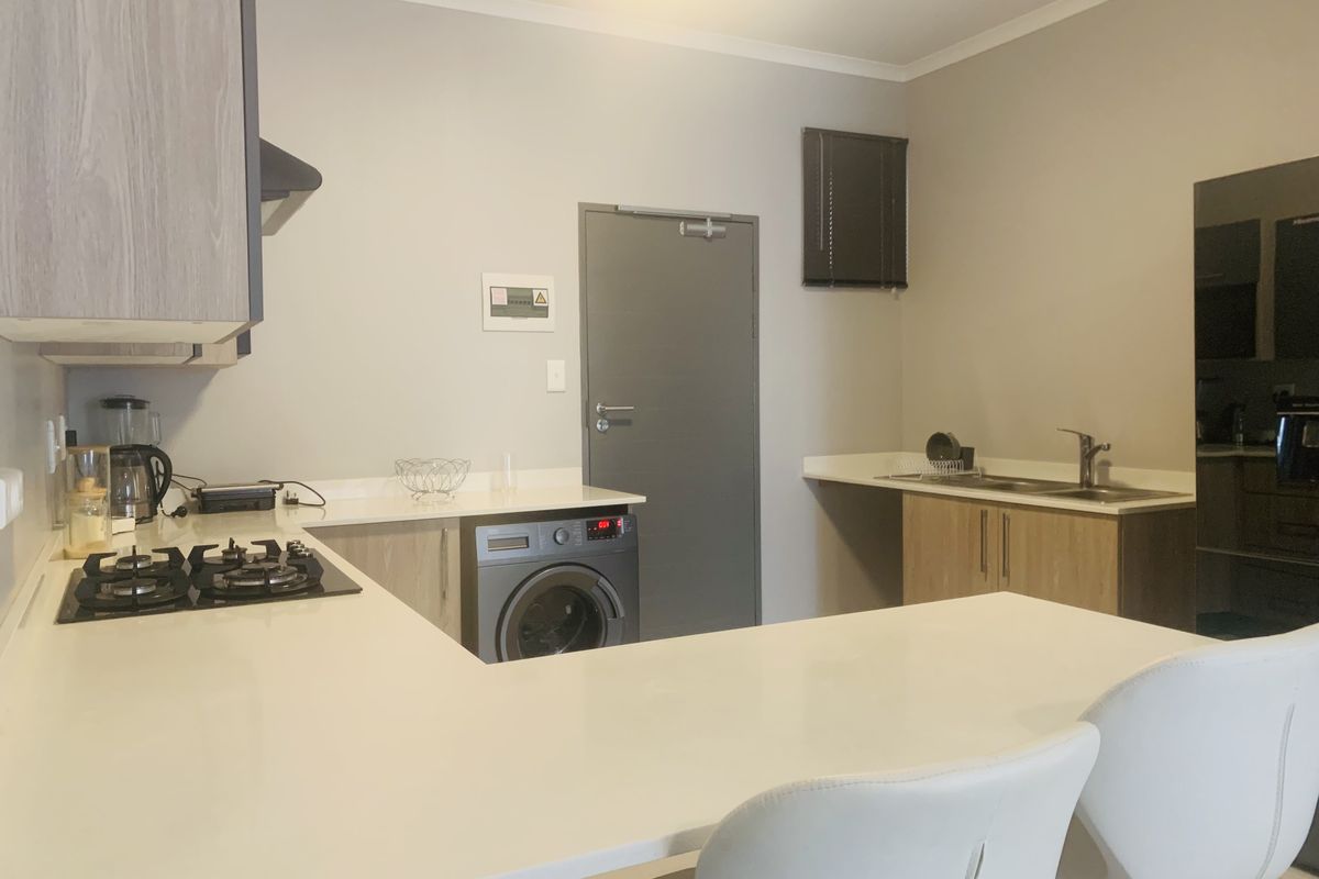 Modern Lock-Up-and-Go in Midrand’s Prime Location - Photo 4