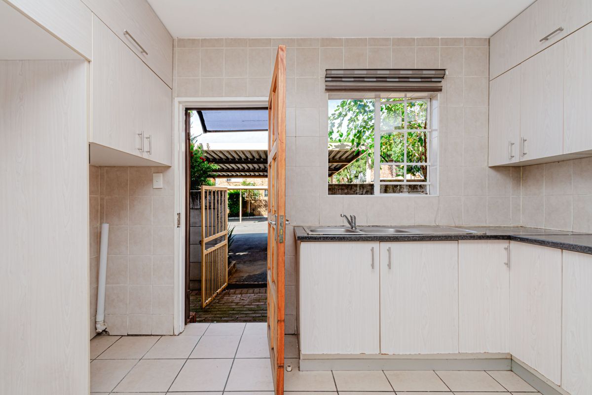 2 Bed 1 Bath Freestanding Cluster for Sale – North Riding - Photo 4