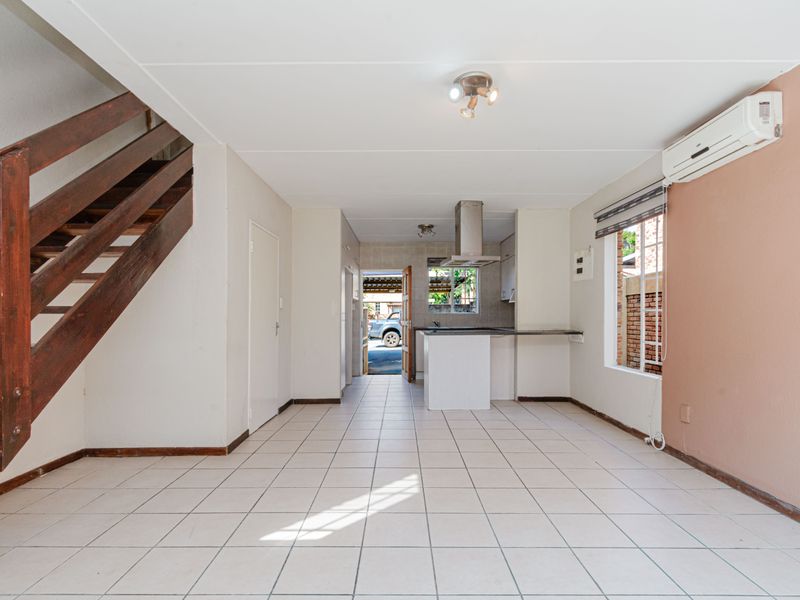 2 Bed 1 Bath Freestanding Cluster for Sale – North Riding - Photo 8