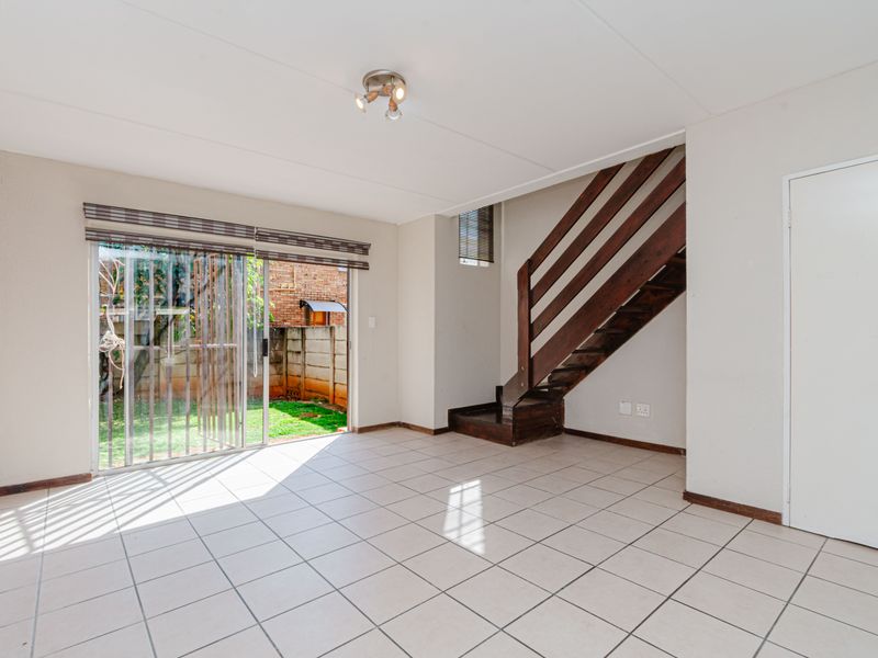 2 Bed 1 Bath Freestanding Cluster for Sale – North Riding - Photo 7