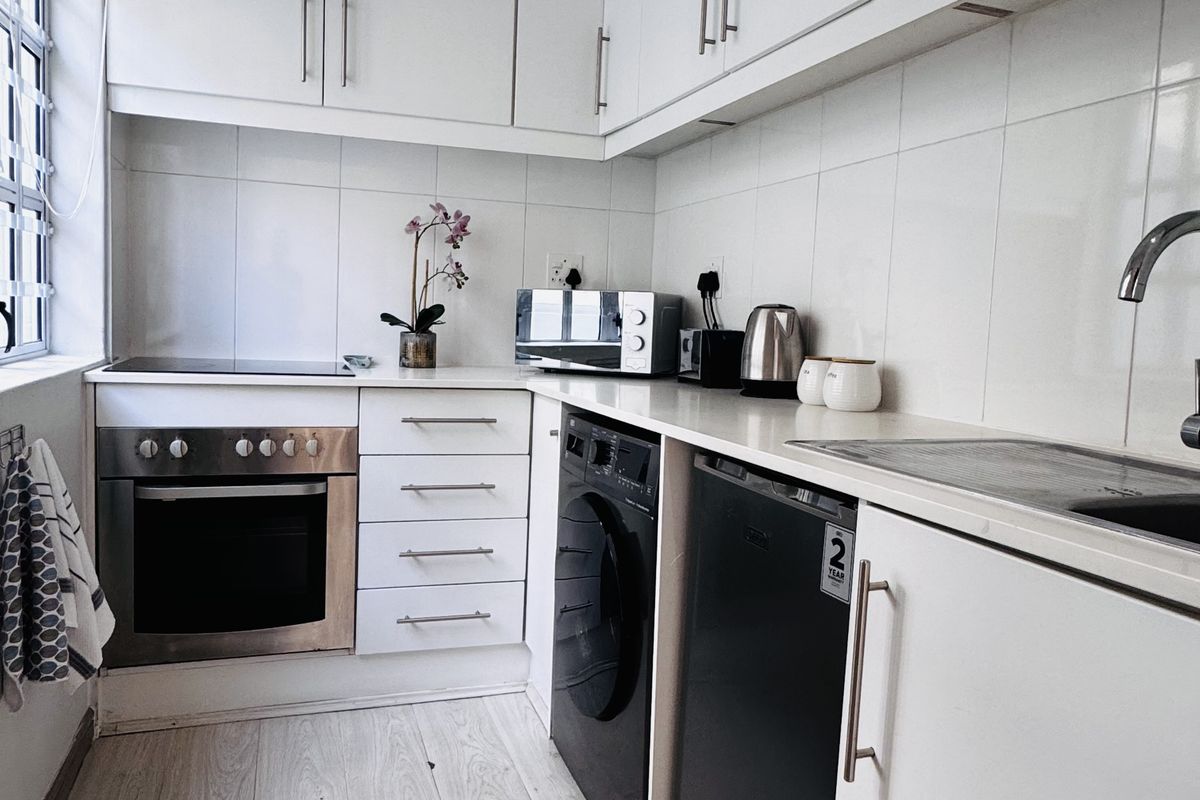 SUPER STUDIO WITH GARAGE AND FULLY FURNISHED !! - Photo 4