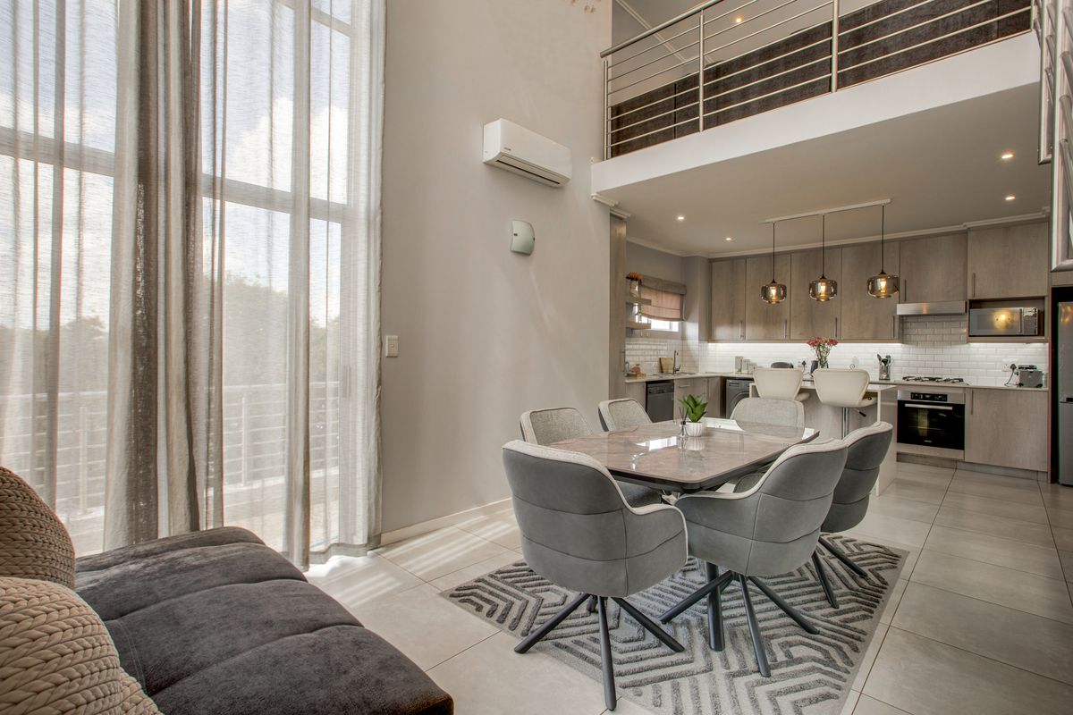 Exclusive Mandate | Modern 2 Bed En-Suite Loft Apartment in Morningside - Photo 2