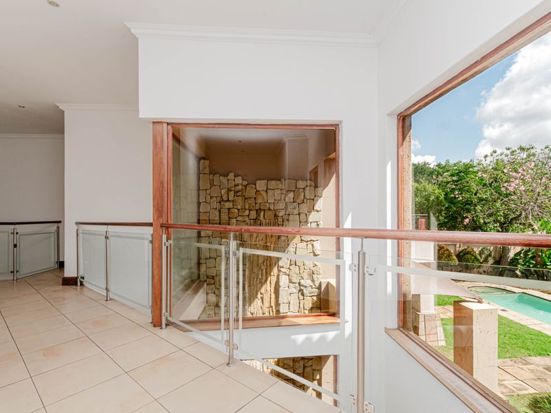 5 Bedroom Home with Inverter - Photo 5