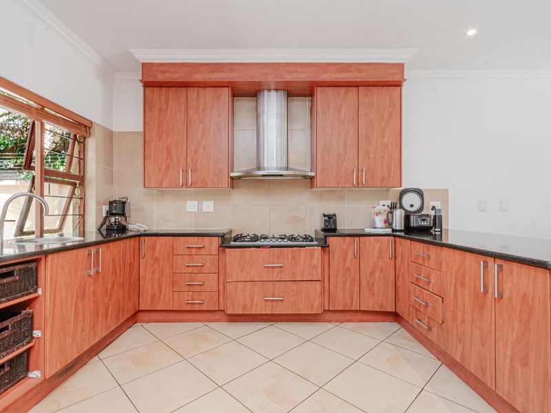 5 Bedroom Home with Inverter - Photo 8