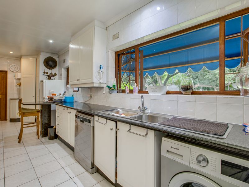 Versatile Living in Hamilton Enclosure - Photo 5