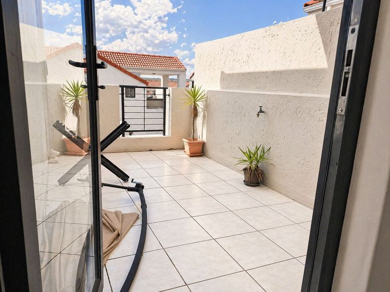 Modern 1-Bedroom Loft in Casablanca - Photo 8