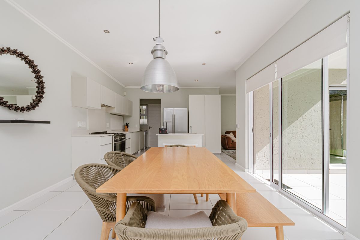 3 Bedroom Modern Home on Mount Street Bryanston - Photo 2