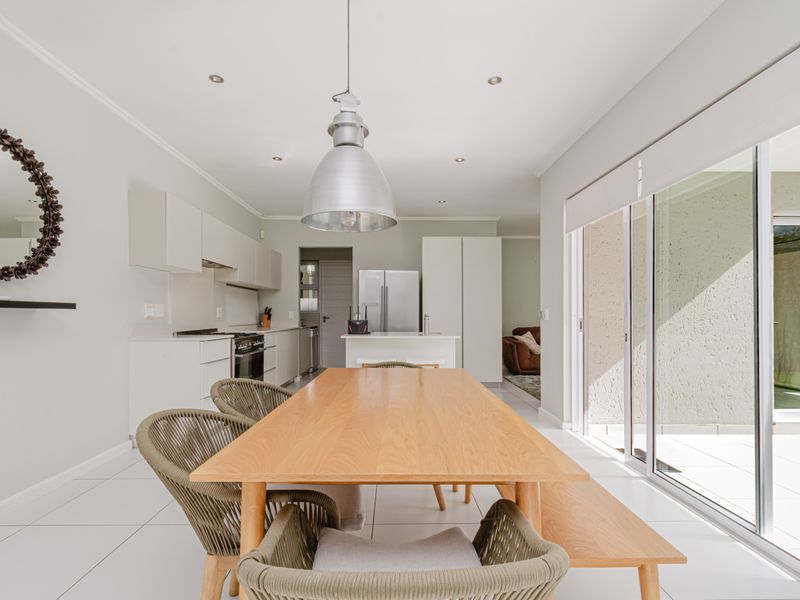 3 Bedroom Modern Home on Mount Street Bryanston - Photo 2