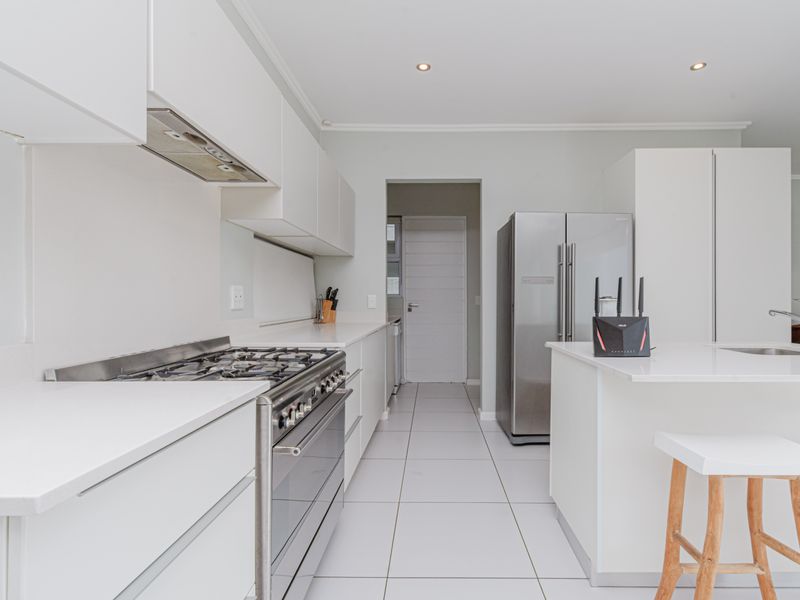 3 Bedroom Modern Home on Mount Street Bryanston - Photo 6