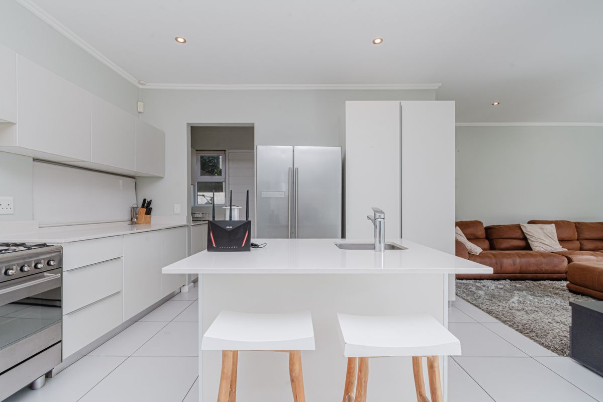 3 Bedroom Modern Home on Mount Street Bryanston - Photo 5