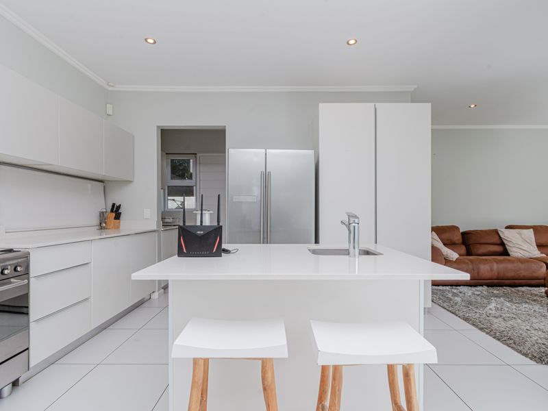 3 Bedroom Modern Home on Mount Street Bryanston - Photo 5