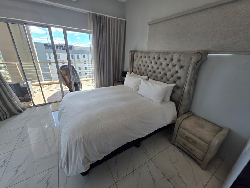 3 Bed Apartment with Outstanding Views - Photo 7