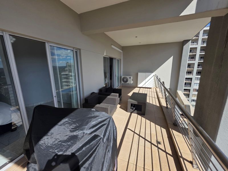 3 Bed Apartment with Outstanding Views - Photo 6
