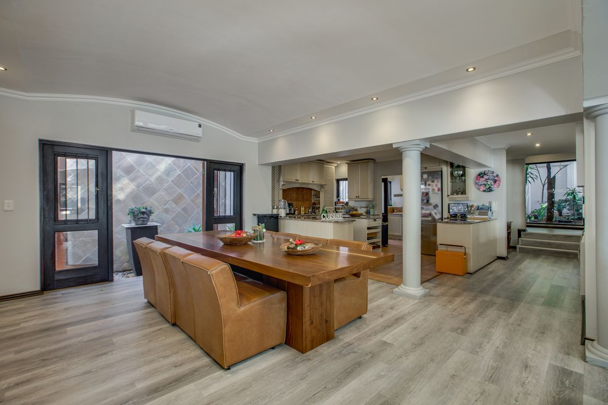 Sophisticated Family Living in Exclusive Bryanston East - Photo 2