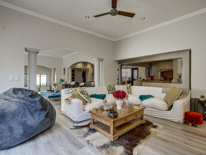 Sophisticated Family Living in Exclusive Bryanston East - Photo 10