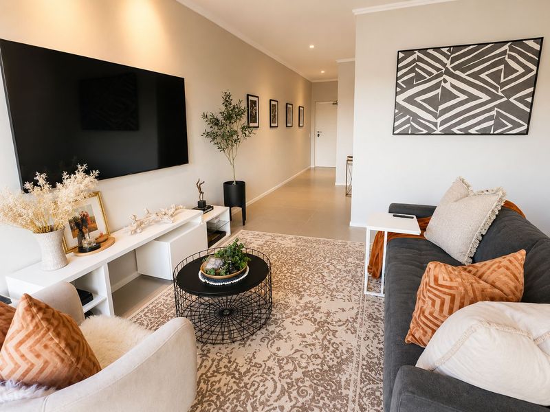 One Bedroom Modern Apartment - Photo 2