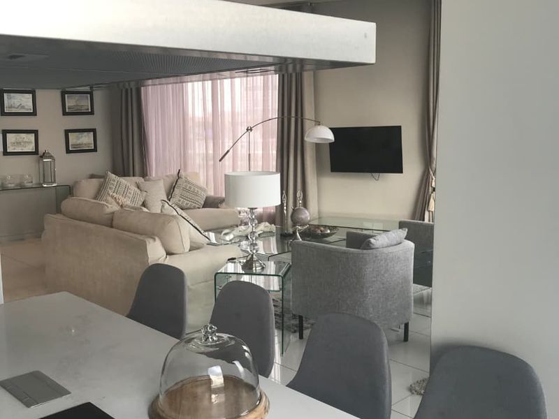 Penthouse with all the Perks! - Photo 2