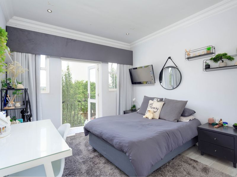 Elegant Triple-Storey Townhouse Offering Sophisticated Estate Living - Photo 10