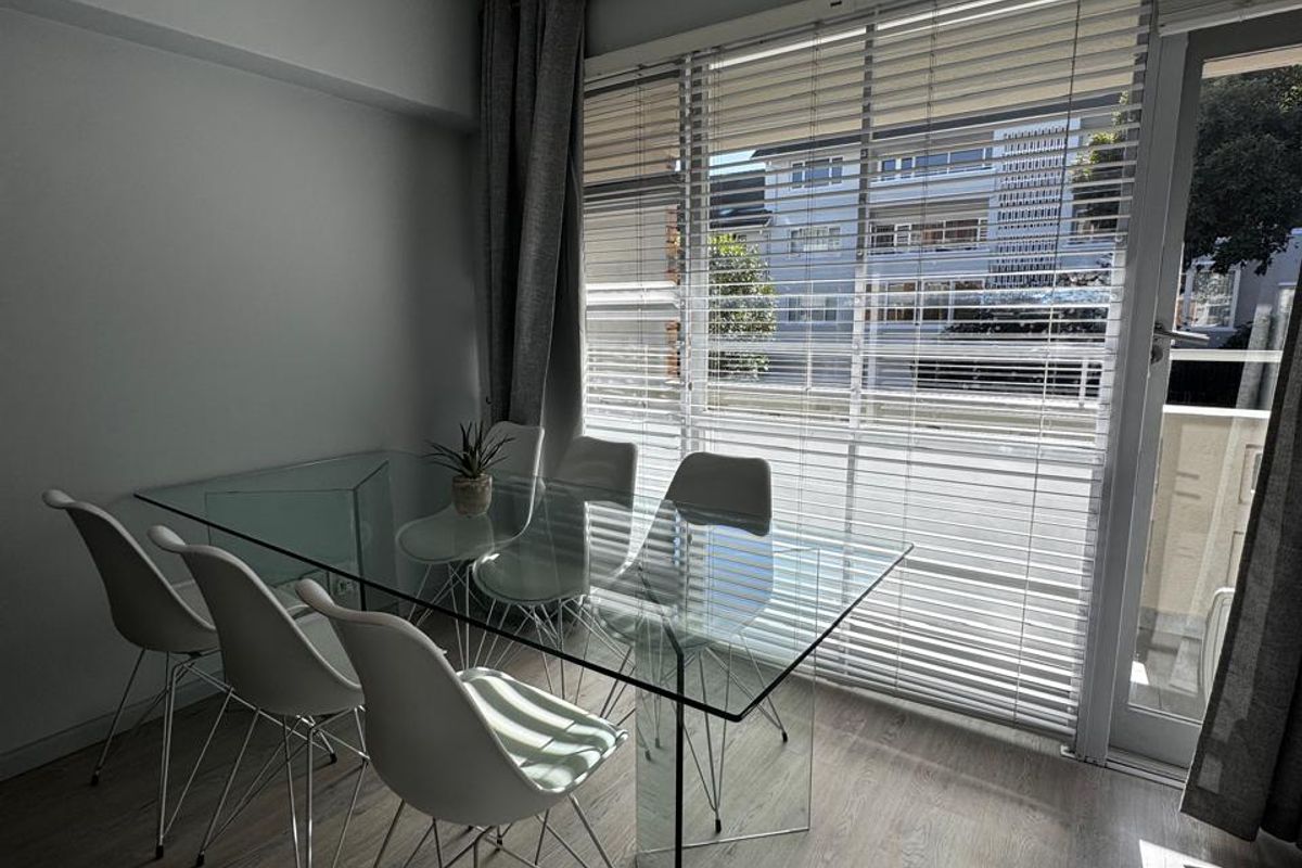 FULLY FURNISHED, AVAILABLE IMMEDIATELY - CENTRALLY POSITIONED - WITH PARKING - Photo 3