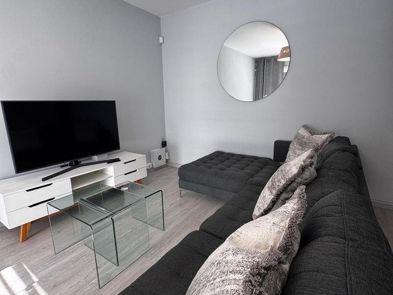 FULLY FURNISHED, AVAILABLE IMMEDIATELY - CENTRALLY POSITIONED - WITH PARKING - Photo 6