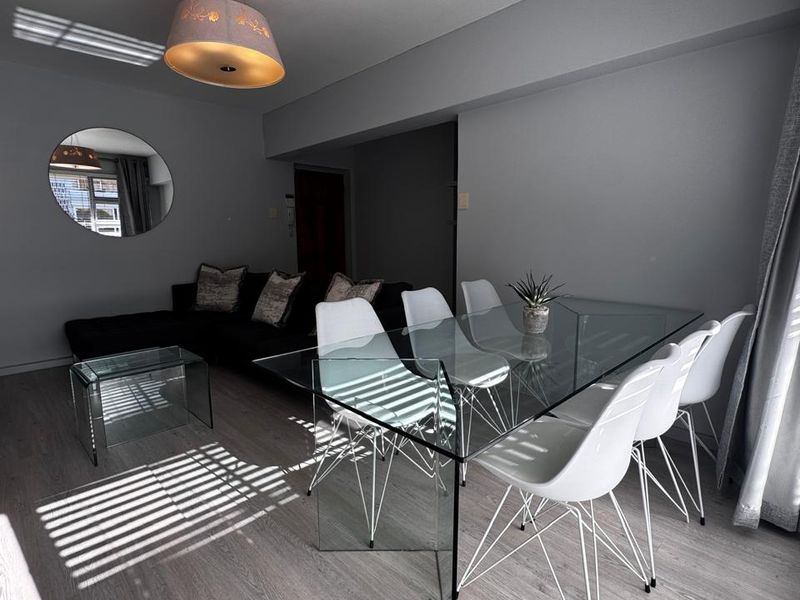 FULLY FURNISHED, AVAILABLE IMMEDIATELY - CENTRALLY POSITIONED - WITH PARKING - Photo 1