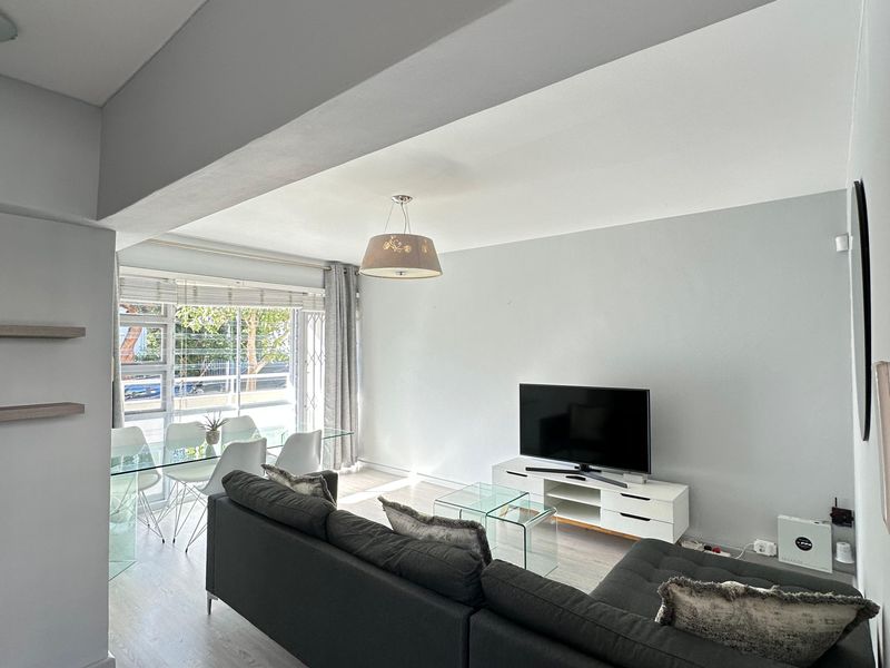 FULLY FURNISHED, AVAILABLE IMMEDIATELY - CENTRALLY POSITIONED - WITH PARKING - Photo 1