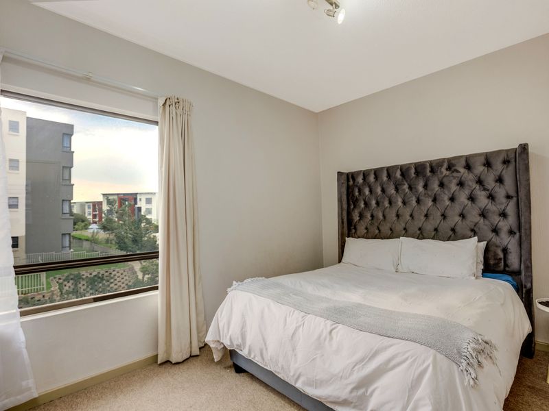 Charming 2 bed, 1 bath apartment Sanctuary - Photo 10