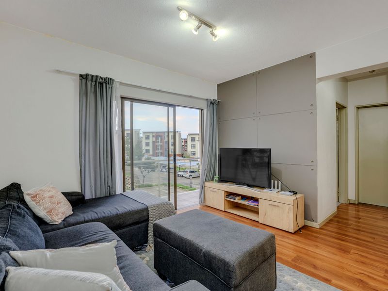 Charming 2 bed, 1 bath apartment Sanctuary - Photo 9