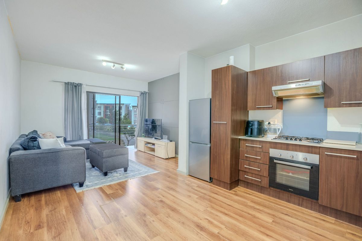 Charming 2 bed, 1 bath apartment Sanctuary - Photo 5