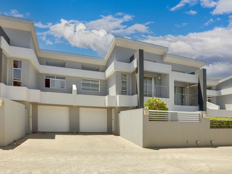 Elegant Double-Storey Townhouse in Bryanston East - Photo 1